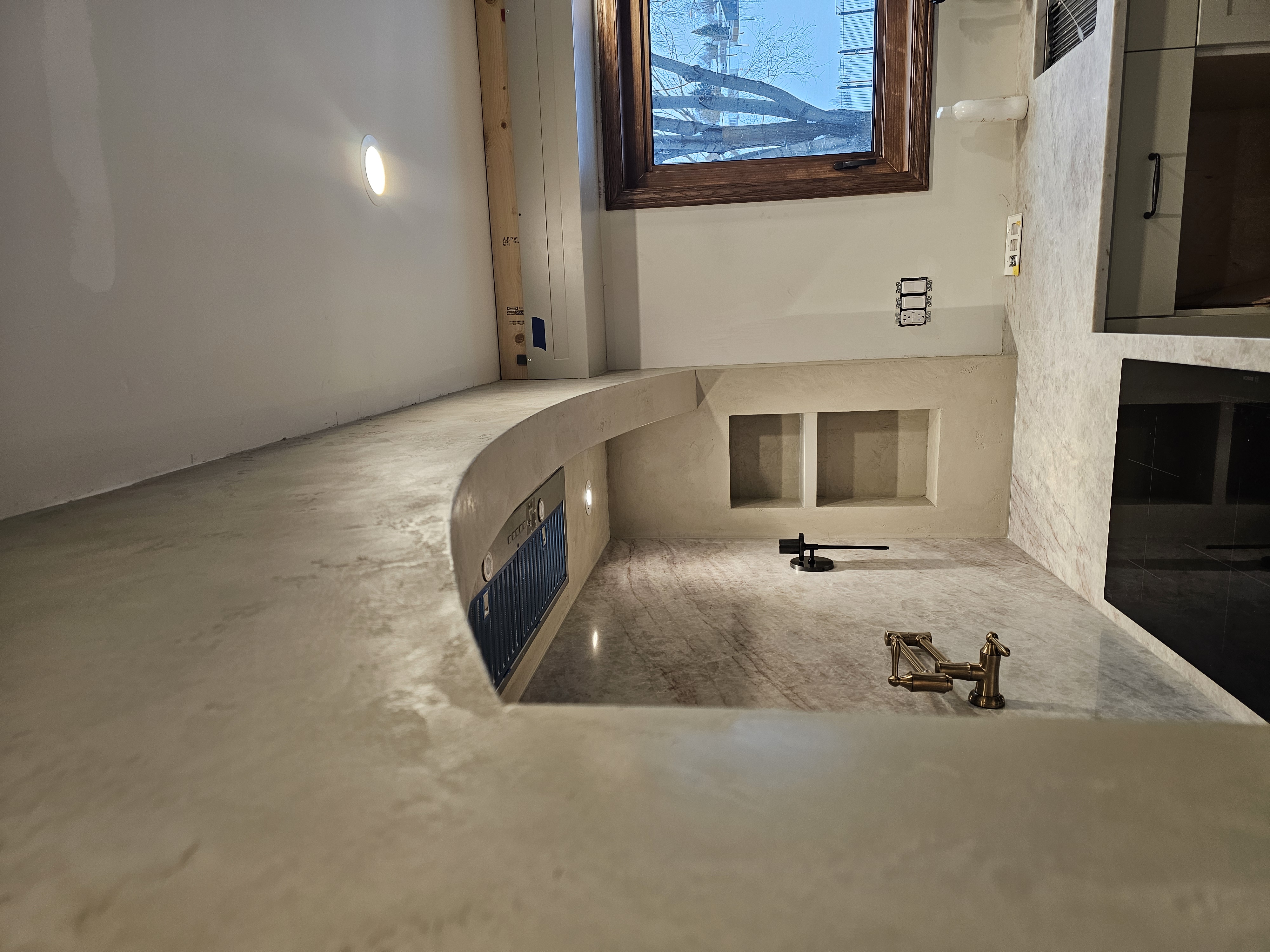 Plastered kitchen niche and surround